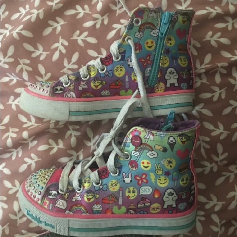 Girls emoji shoes
